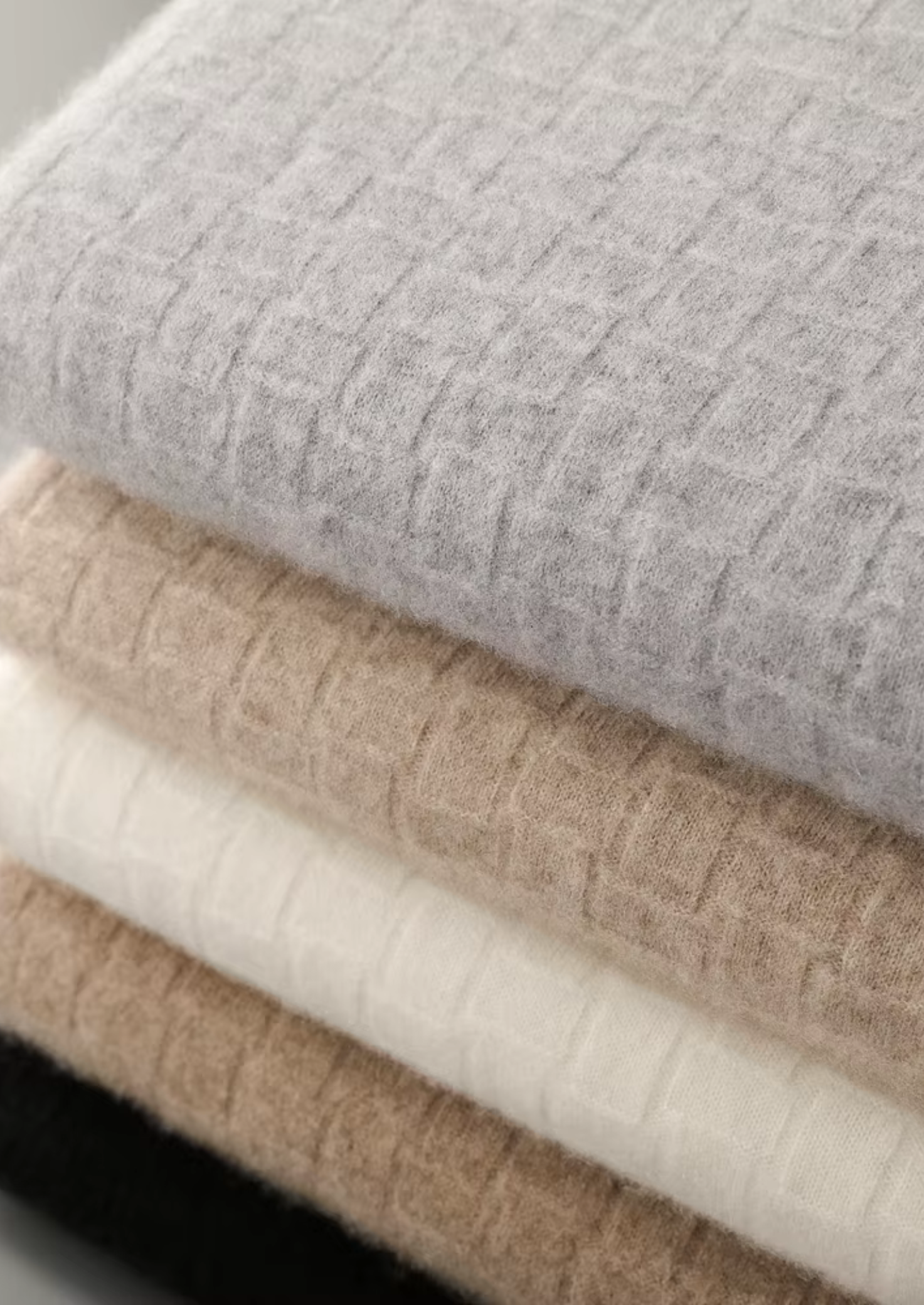 PURE EXTRA-FINE MERINO WOOL TEXTURED MOCKNECK